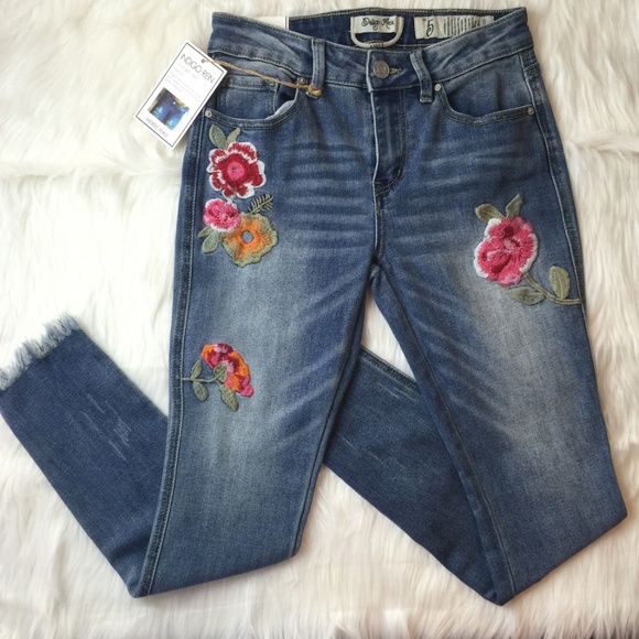 Indigo Rein Denim - Indigo Rein Jeans Distressed Floral Embroidery NWT